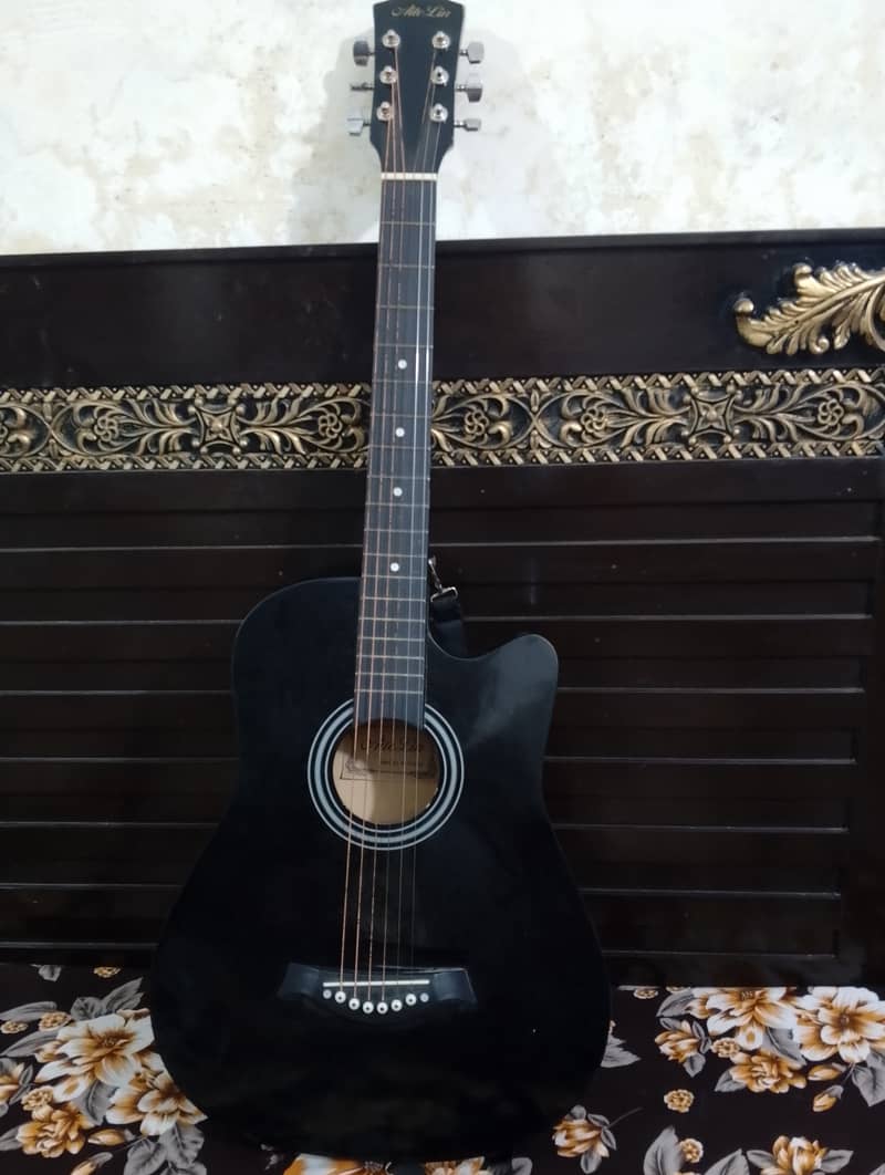 Guitar Urgently Sale 4