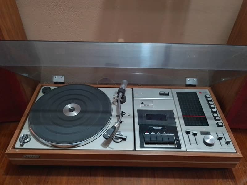 Sharp Record player 2