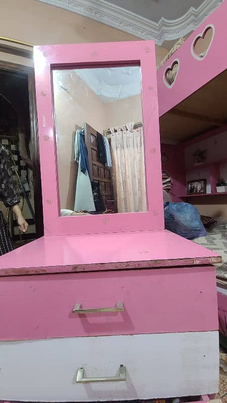 dressing table with drawers 0