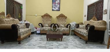 7 Seater Sofa + 7 Cushions+ Center Table