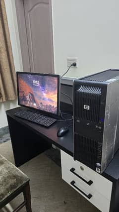 HP Xeon Z600 with Dell 24 LCD