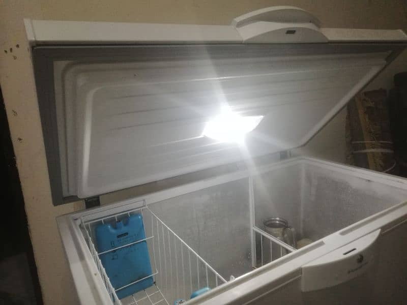 Dawlance deep freezer DF-ES400 Mint Condition 2