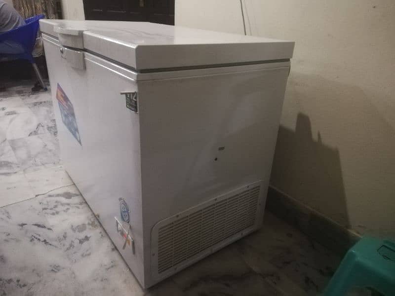 Dawlance deep freezer DF-ES400 Mint Condition 5