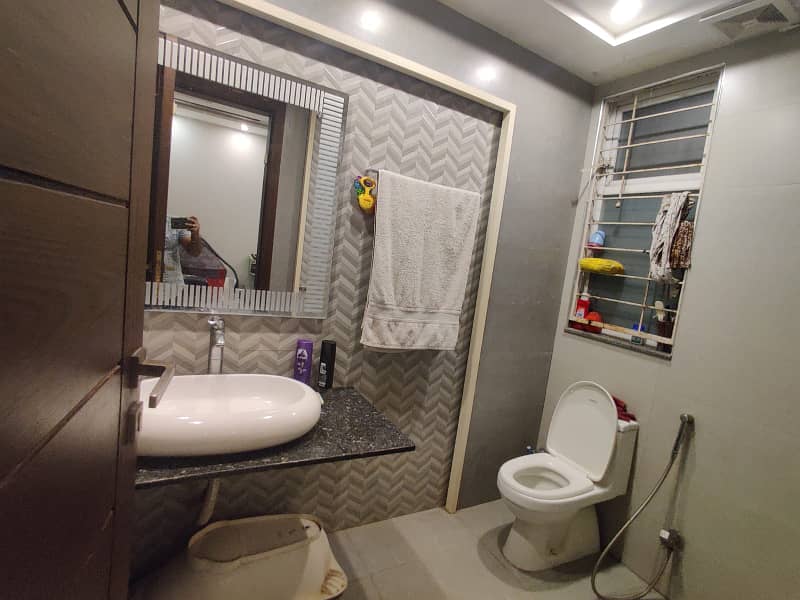 10 marla lower portion available for rent in sector c bahria town lahore 8