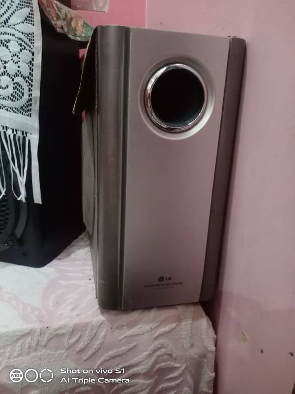 LG subwoofer 0