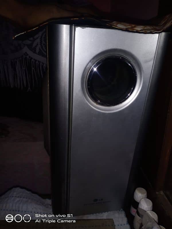 LG subwoofer 3