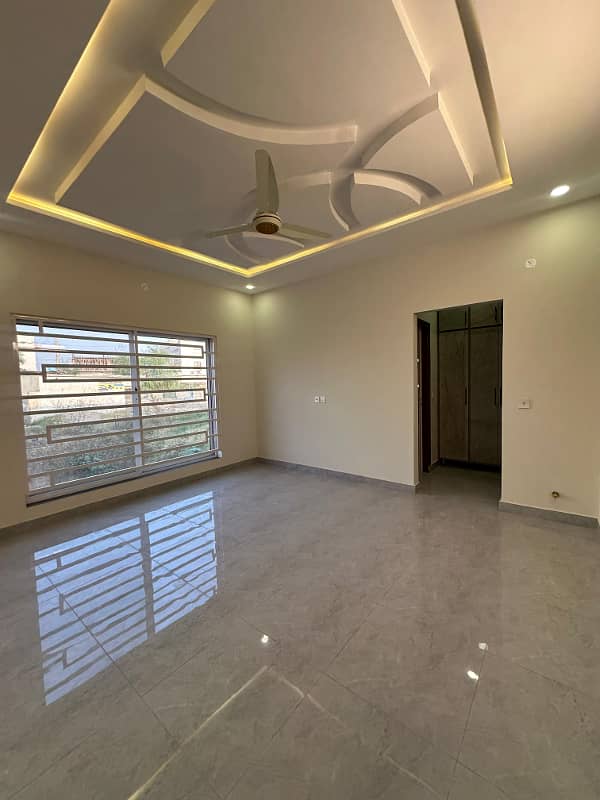 10 Marla Most Luxury House For Sale in Kohistan Enclave Wah Cantt 24