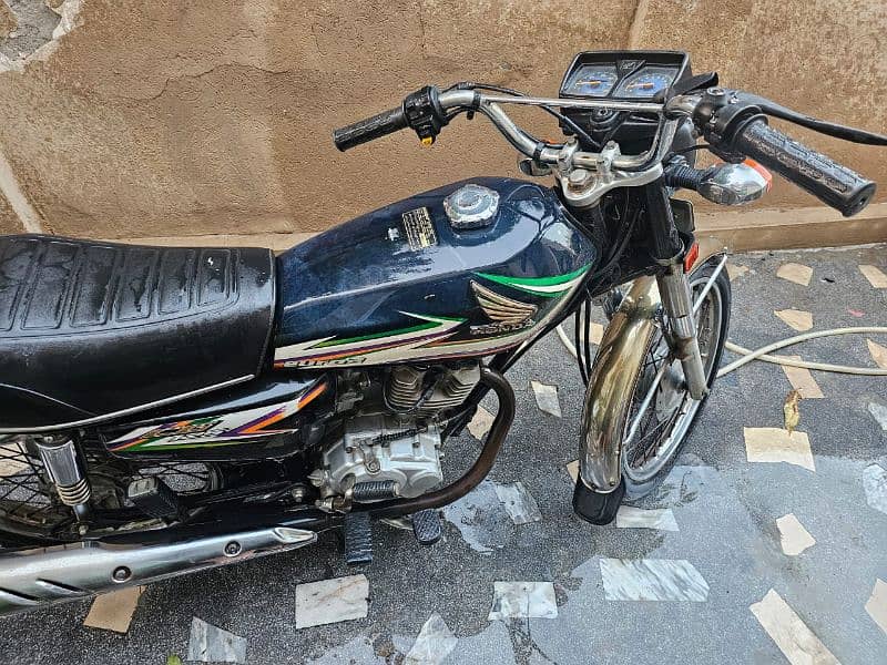 Honda CG 125 2016 Model 4