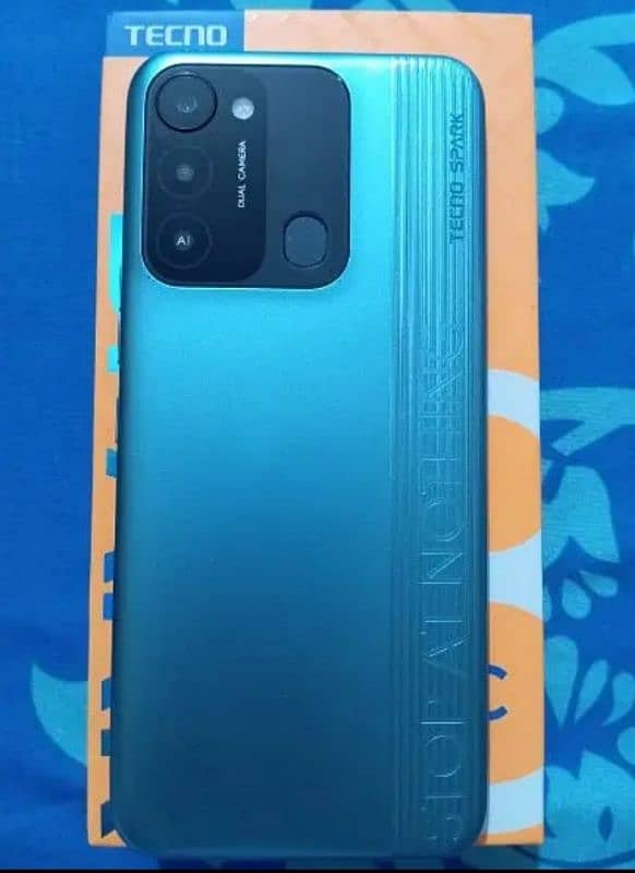 Tecno Spark 8c 4