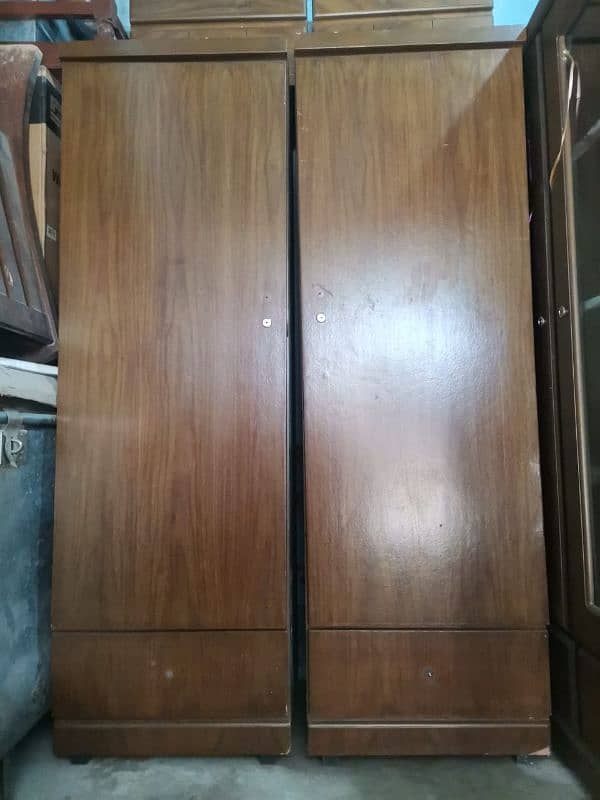 single door wardrobes 0