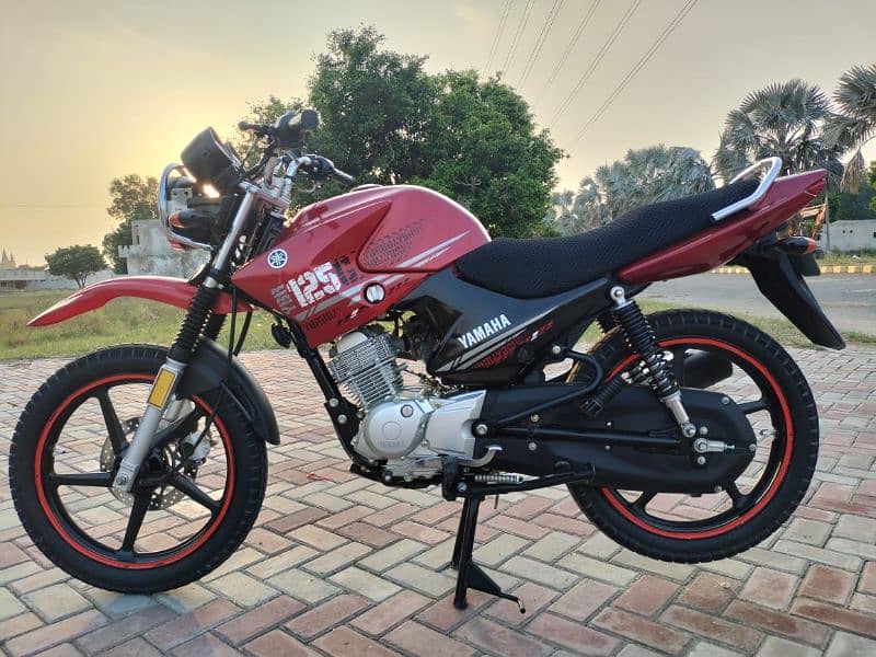 Yamaha YBR 125G Model 2022 Total Genuine bike All Punjab Number 1