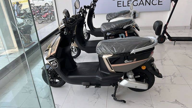 Evee Electric Scooter Nisa Mito Flipper Gen Z C1 air Scooty metro evon 2