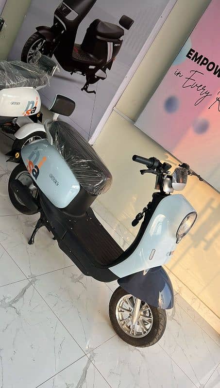 Evee Electric Scooter Nisa Mito Flipper Gen Z C1 air Scooty metro evon 5