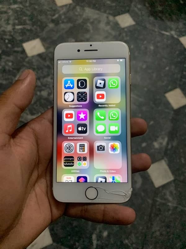 iPhone 7 32gb pta approved 1