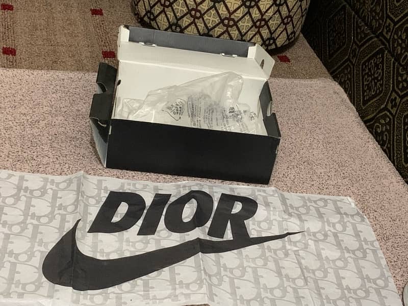 Nike Air Jordan 1 Dior!(DOT PERFECT) with Box. 3