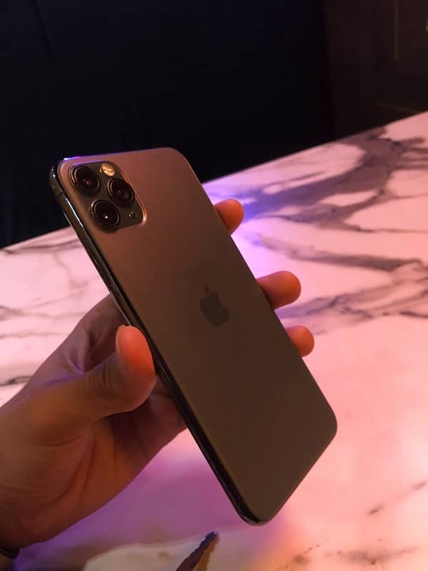 iphone 11 pro max JV 1