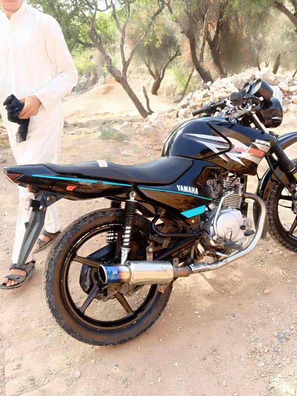 Yamaha ybr 125G 4