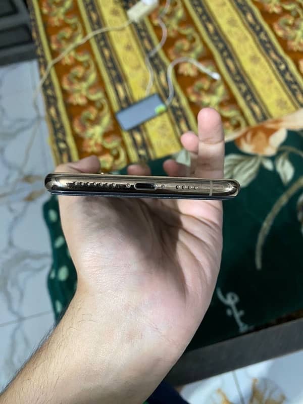 iPhone XS Max gold 0