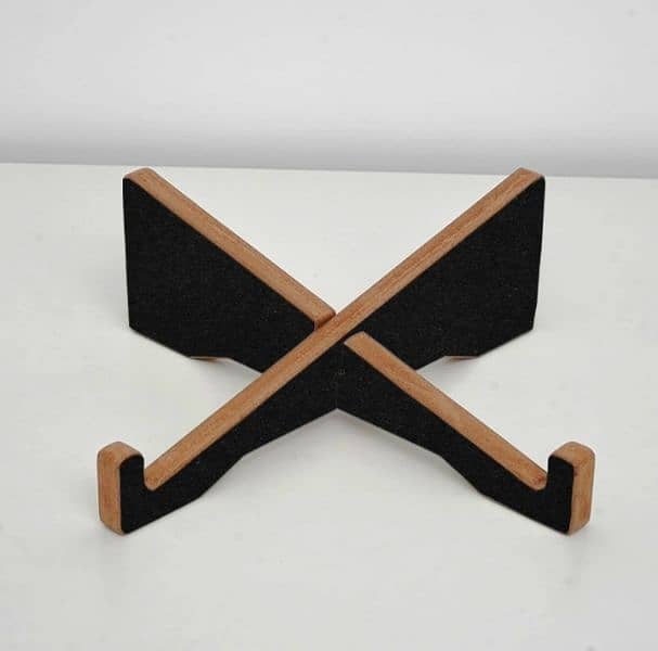 x Cross wooden stand for laptop use 1