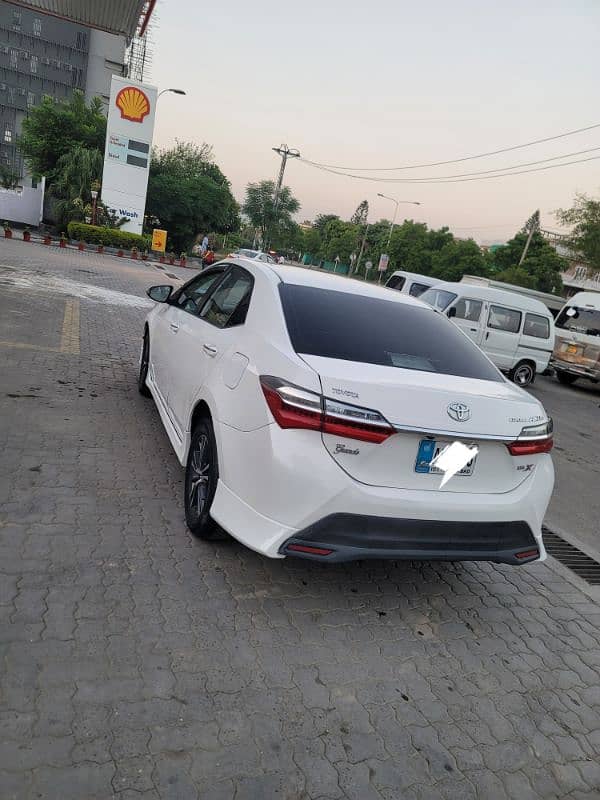 Toyota Altis Grande 2018 4