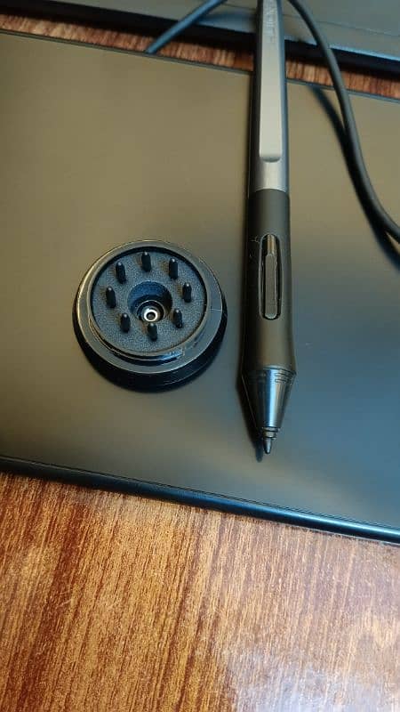 Huion Inspiroy Graphic Tablet 640p 5