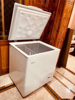 deep freezer Hdf-245h3 like new condition