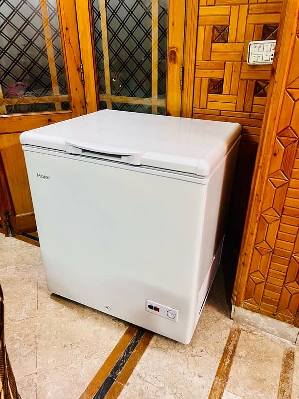 deep freezer Hdf-245h3 like new condition 2