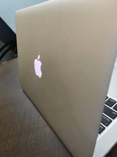 MacBook Air 2017 - Core i7, 8GB RAM, 256GB SSD – Excellent Condition