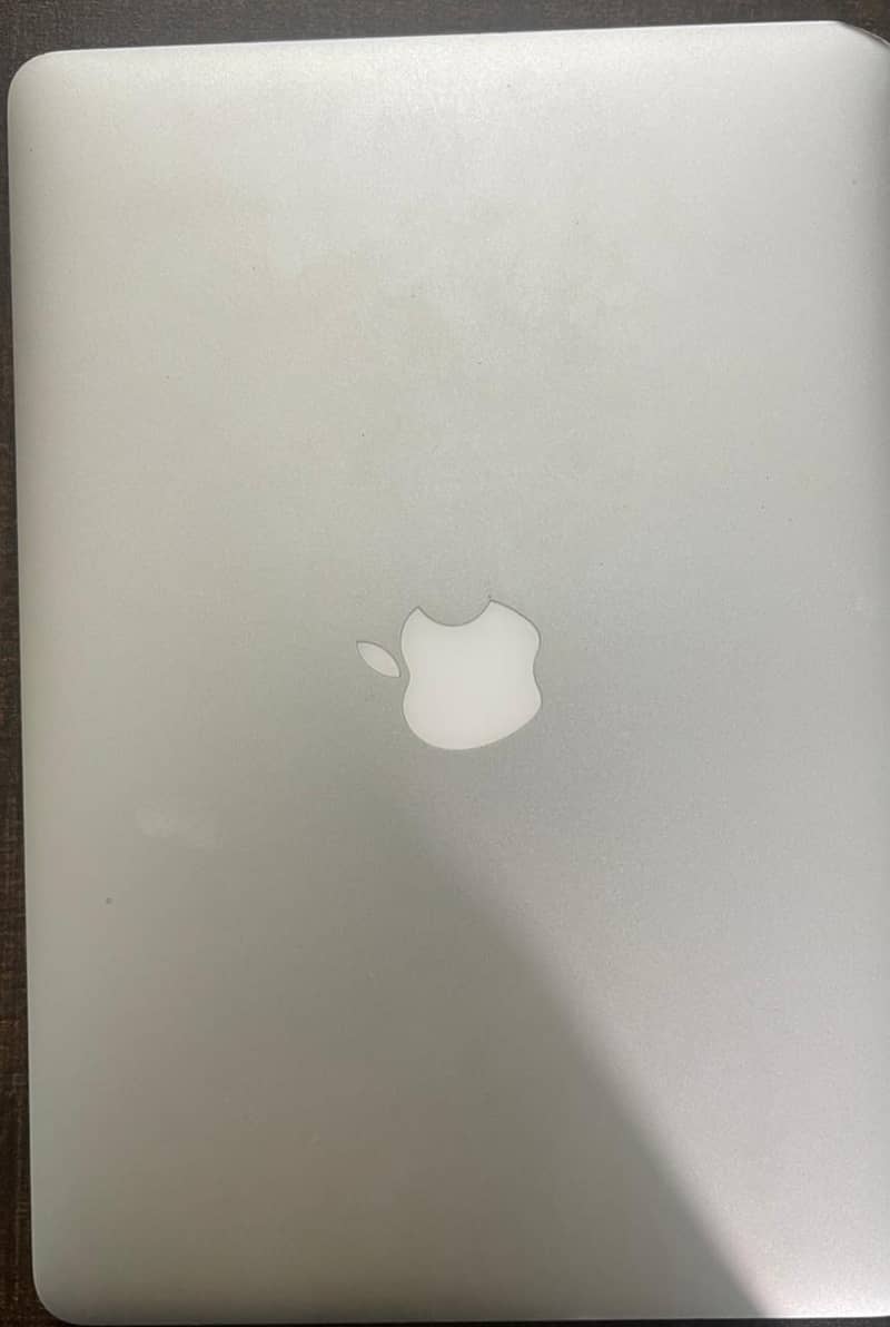 MacBook Air 2017 - Core i7, 8GB RAM, 256GB SSD – Excellent Condition 2