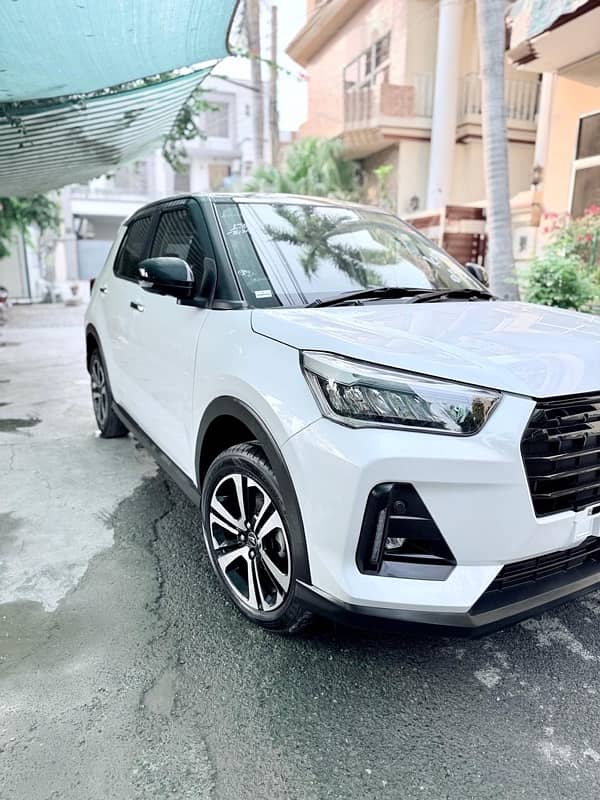 Daihatsu Rocky 2019 g premium top of the line 1