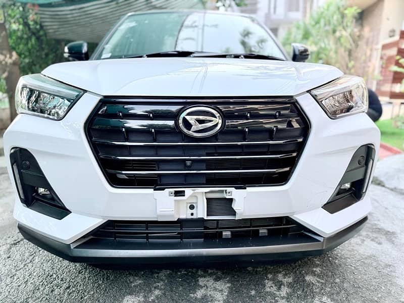 Daihatsu Rocky 2019 g premium top of the line 3