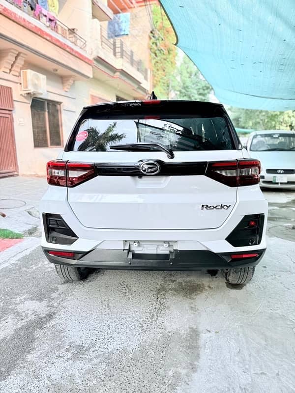 Daihatsu Rocky 2019 g premium top of the line 6