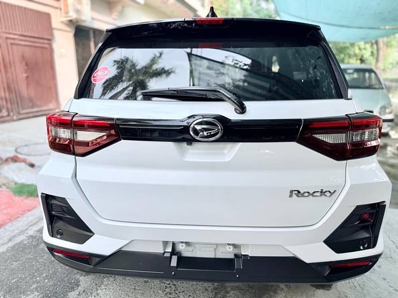 Daihatsu Rocky 2019 g premium top of the line 7