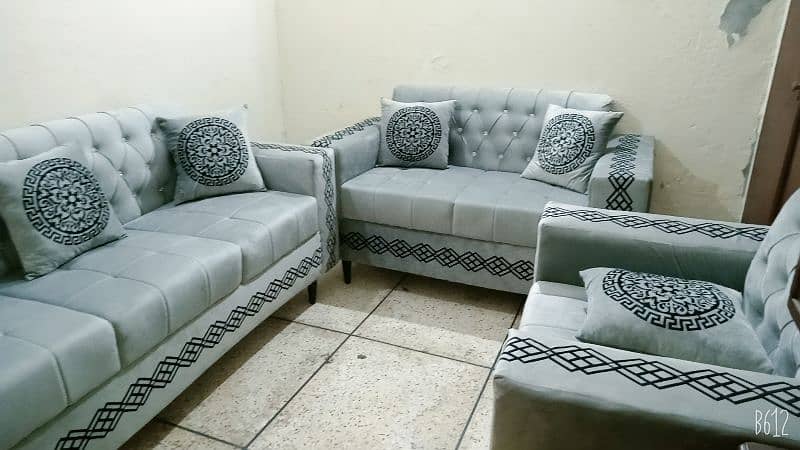 sofa selling 2