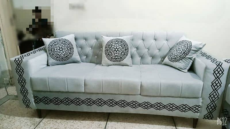 sofa selling 3