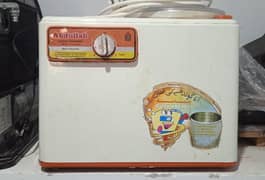 Kneading Machine (Aata goondhney ki machine)