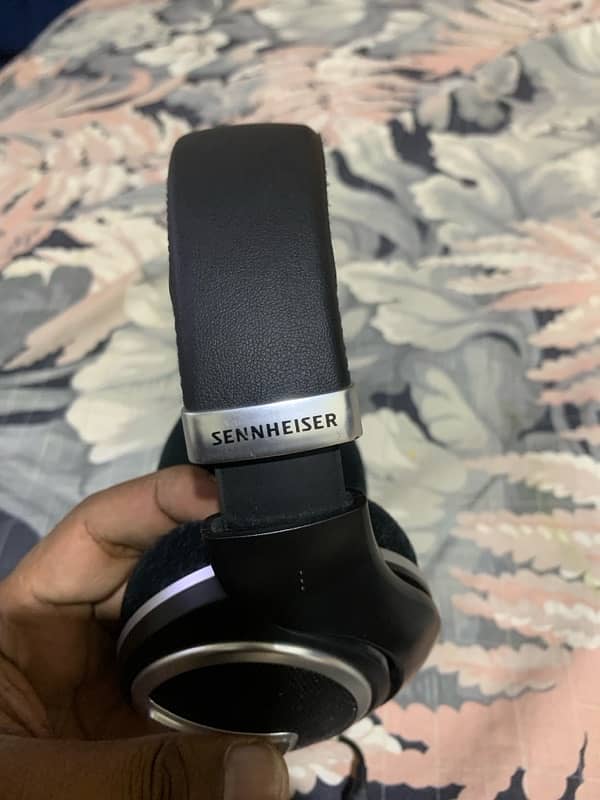 Sennheiser Consumer Audio HD 599 SE Around Ear Open Back Headphone 4