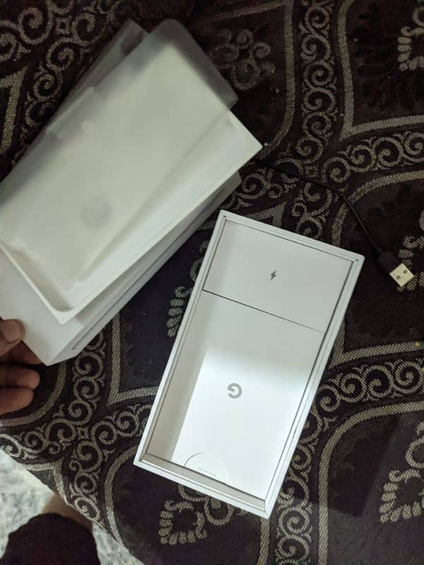 Google pixel 3 xl with box 2