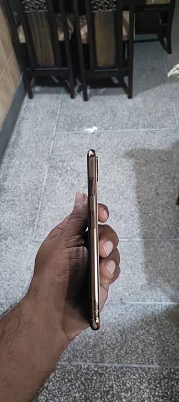 xs max 3