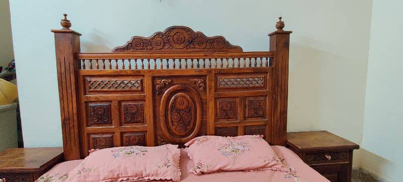 Chinotti wooden bed 2