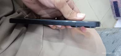 redmi 13 complete box hy exchang b ho jay ga