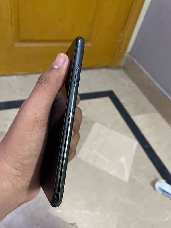 iPhone 11 Pro Max 512Gb Non Pta Factory unlock 93% battery Health 5