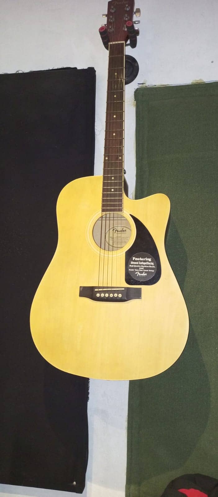 fender acoustic guitar CD60 CN 1