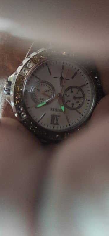 Guess orgnial chronograph watch 2