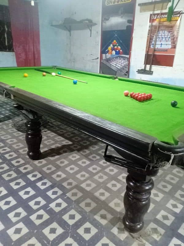 snooker table 5x10 sell with 10 cherry all colours 1 stick and keyball 3