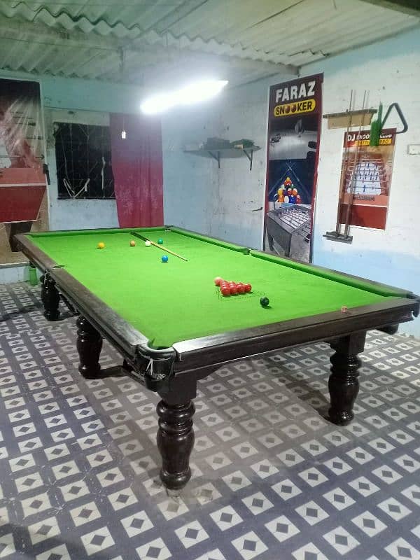 snooker table 5x10 sell with 10 cherry all colours 1 stick and keyball 4