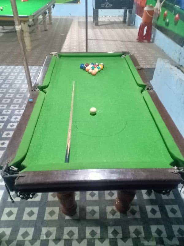 snooker table 5x10 sell with 10 cherry all colours 1 stick and keyball 5