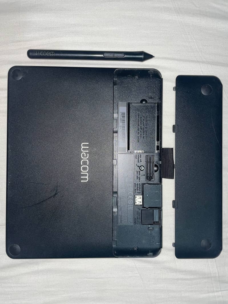 Wacom Intuos Art Pen & Touch Tablet CTH-490/K 3