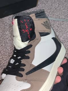 Air Jordan 1 travis scott highs!(Dot perfect) with box