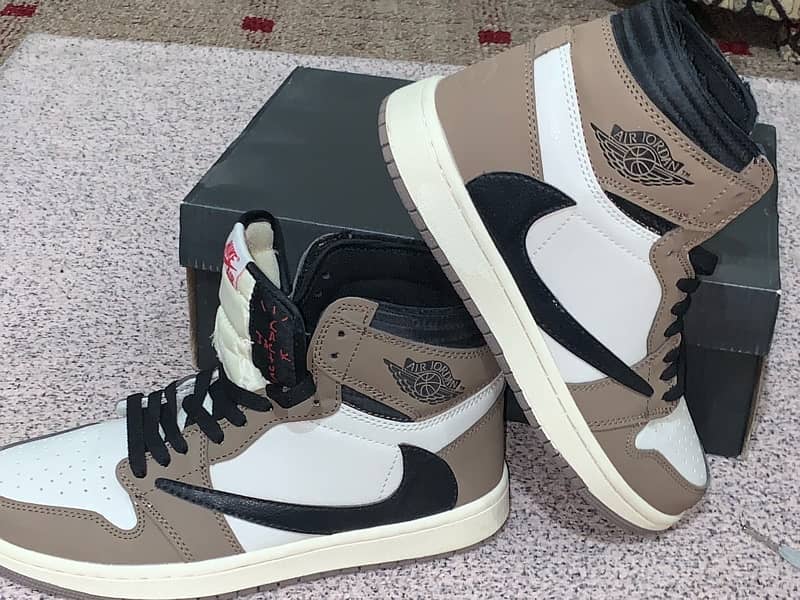 Air Jordan 1 travis scott highs!(Dot perfect) with box 2